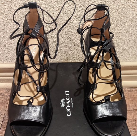 High Heels - Picture 1 of 4